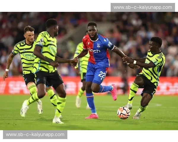 巅峰对决！阿联酋vs沙特预测：海湾之王的荣誉之战，谁能主宰绿茵？